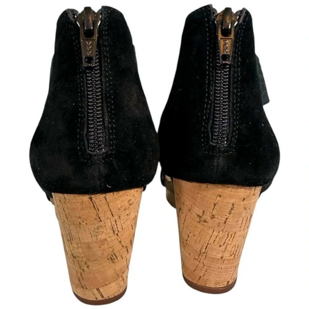 Chic Black Wedge Sandals size 8.5
